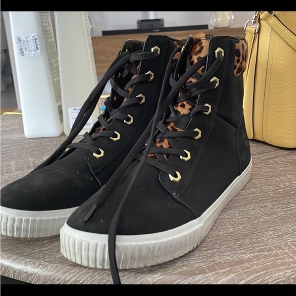 Timberland Women Ankle Boots Skyla Bay Boot US 10M Black Leather Cheetah - Picture 1 of 4